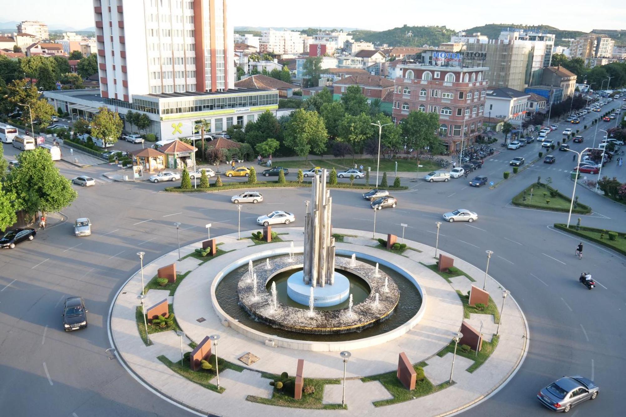 Stay-Five Rooms & Apartments Shkodra Exterior foto